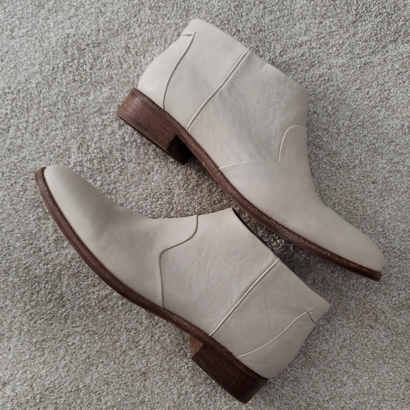 Patricia Nash Shoes - Patricia Nash Carla leather ankle boots with zipper (bone) size 10